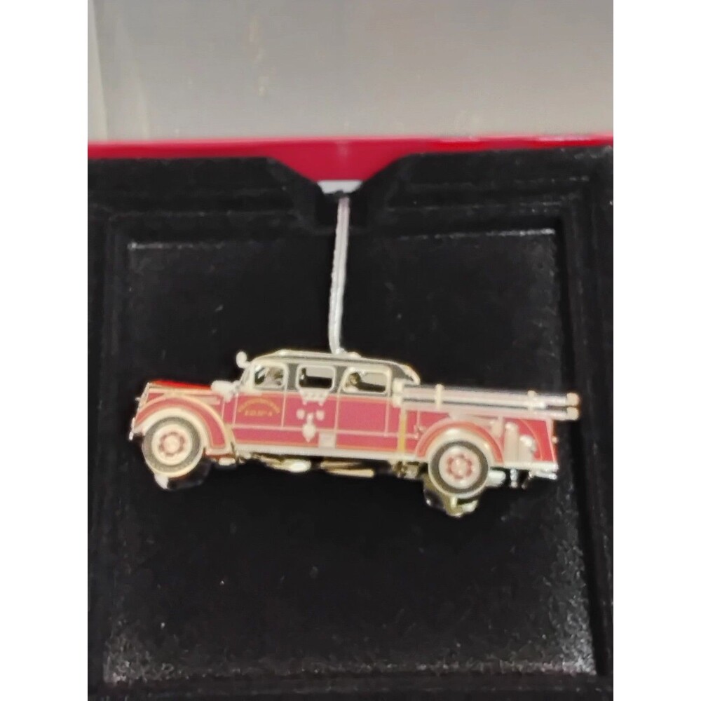 FIRE ENGINE CHRISTMAS ORNAMENT HOTROD FIRE TRUCK